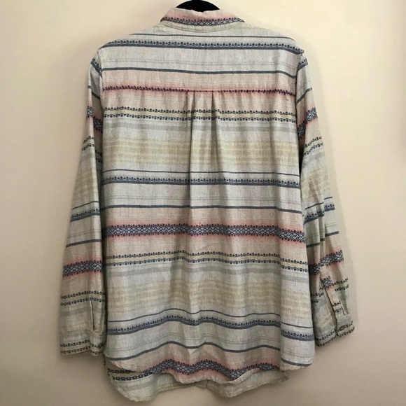 BDG Stripped Flannel - Picture 3 of 4